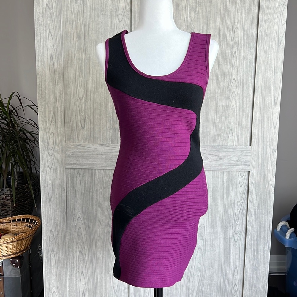 3 for $20 💜 GUESS - Ribbed Bodycon Dress